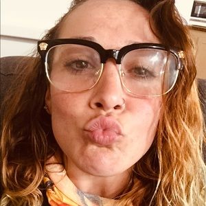 Meet your Posher, Martine